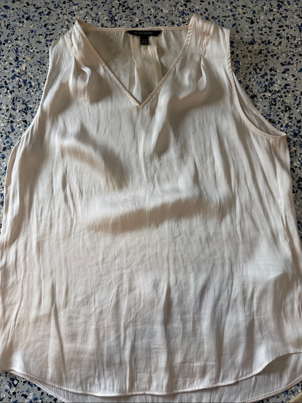 Ann Taylor Pale Blush V-Neck Sleeveless Camisole